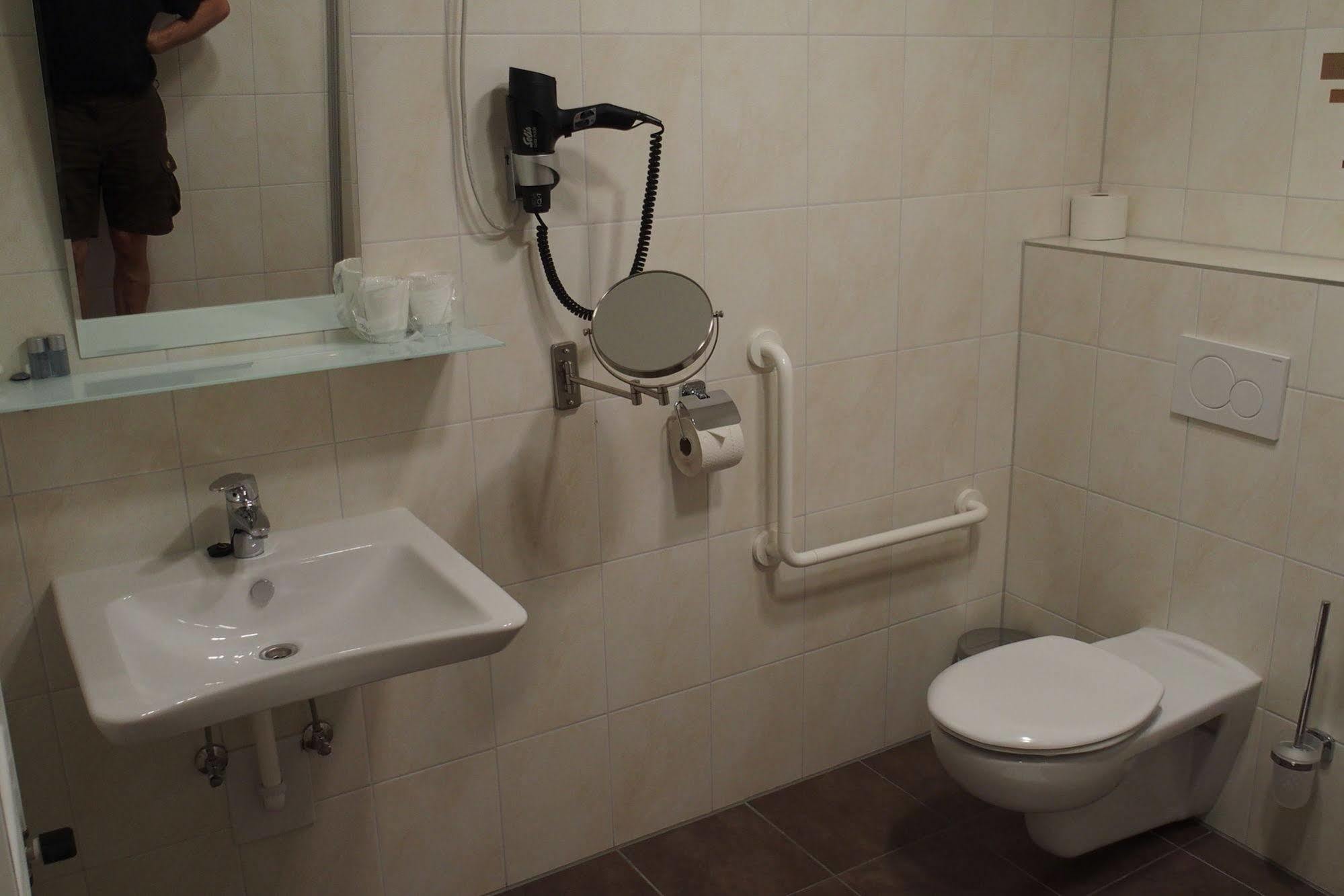 Pension Casa Topolino Wiener Neustadt Esterno foto